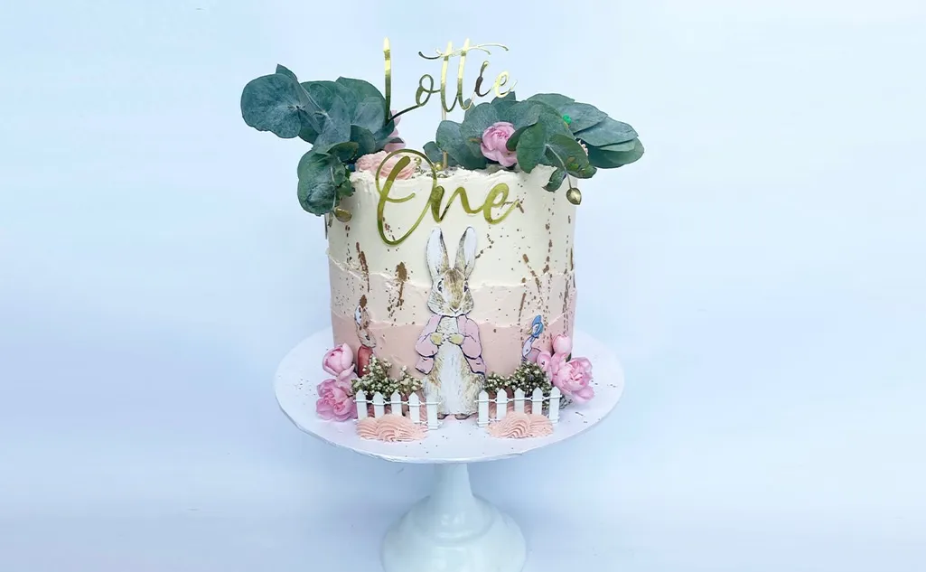 Demis Delights cake maker in Ashford Kent