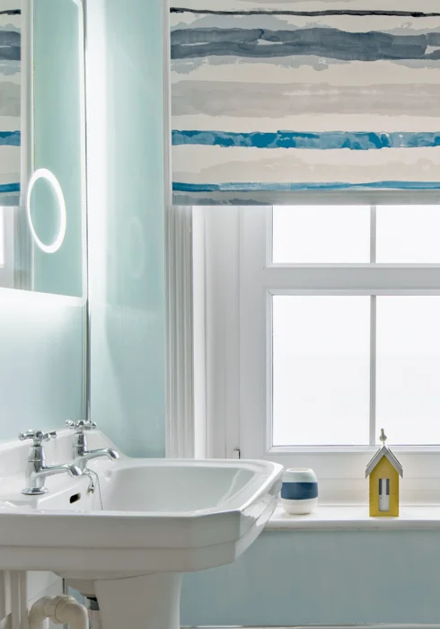 Bathroom – Wave Cottage – an accessible holiday cottage for guests of all ages
