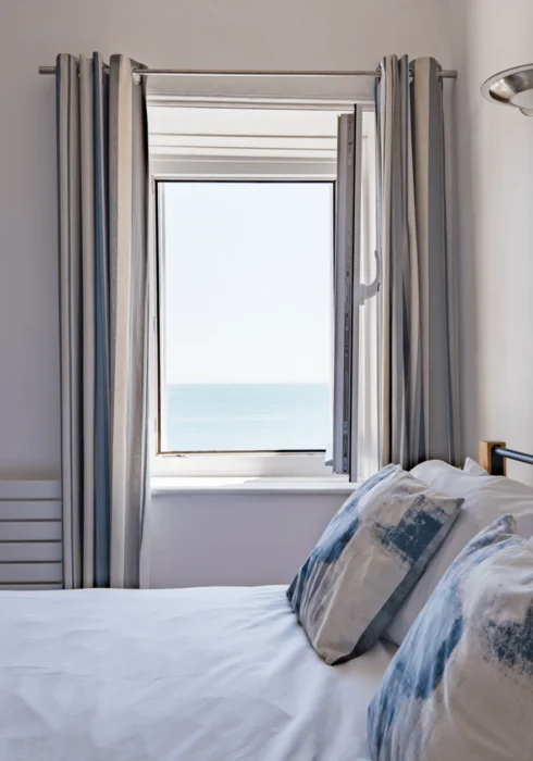 Bedroom – Wave Cottage – an accessible holiday cottage for guests of all ages