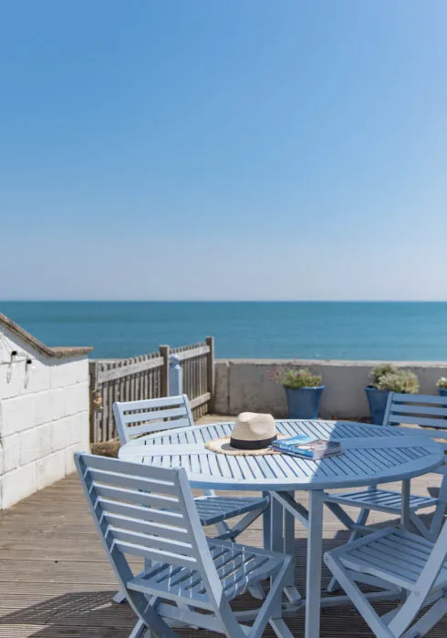 Deck and al fresco dining – Wave Cottage – coastal holiday cottage