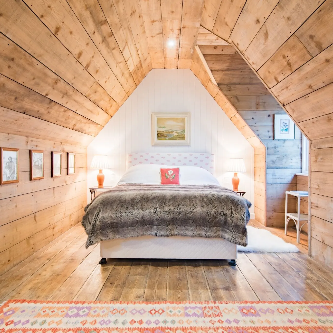 Wood panelled bedroom in Bushes Oast, Sevenoaks Weald