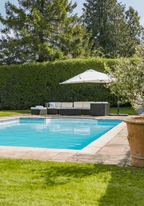 Burleigh House swimming pool – Holiday homes with pools – Bloom Stays