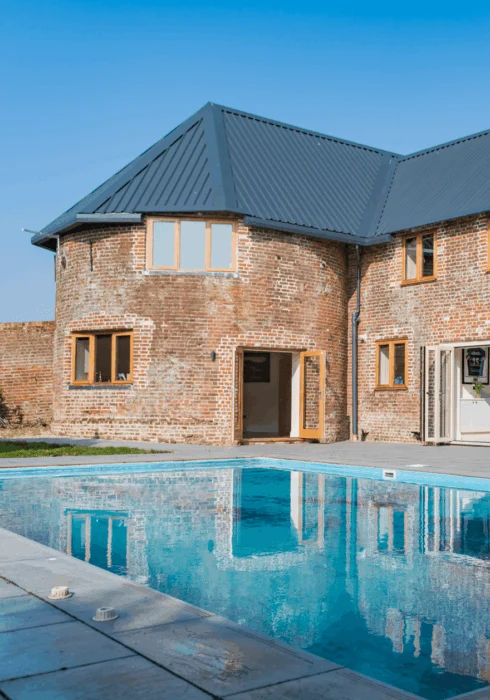 Each Manor Farm Oast swimming pool – Holiday homes with pools – Bloom Stays