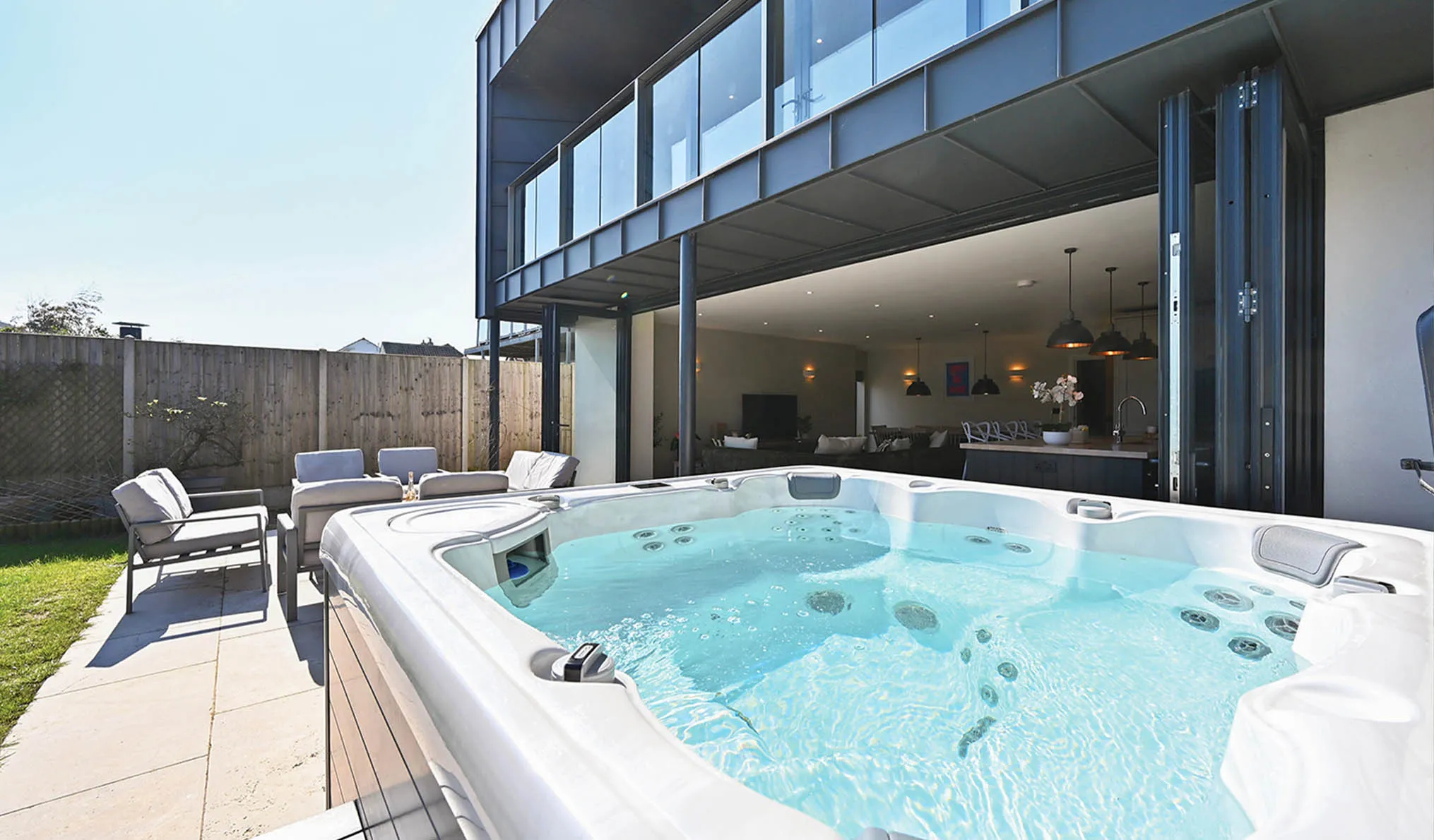 Xanadune Beach House hot tub